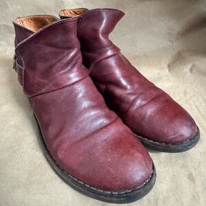 Florentini + Baker Espot Red Wine Leather Buckle Ankle Boots. Size EU 38